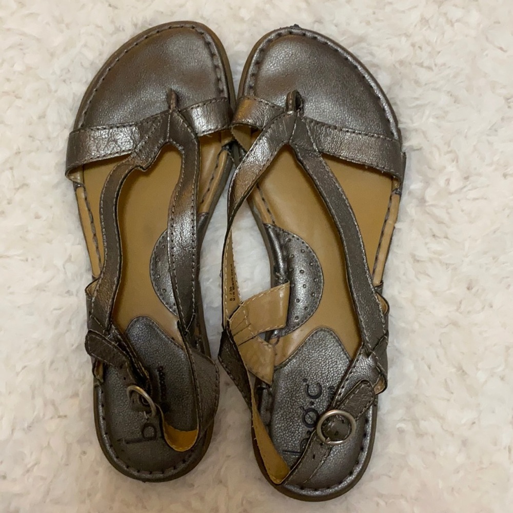 🍎Sale***BOC by Born Lauren Mettalic Sandal ~ 3/25 Sale🍎